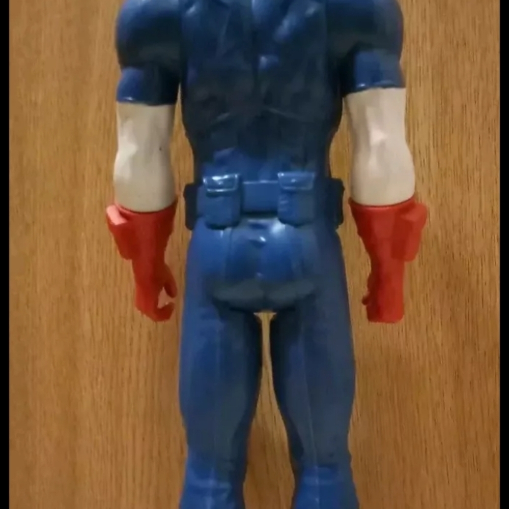 Hasboro & Marvel 2013 & 2014 Captain America - Picture 3 of 5
